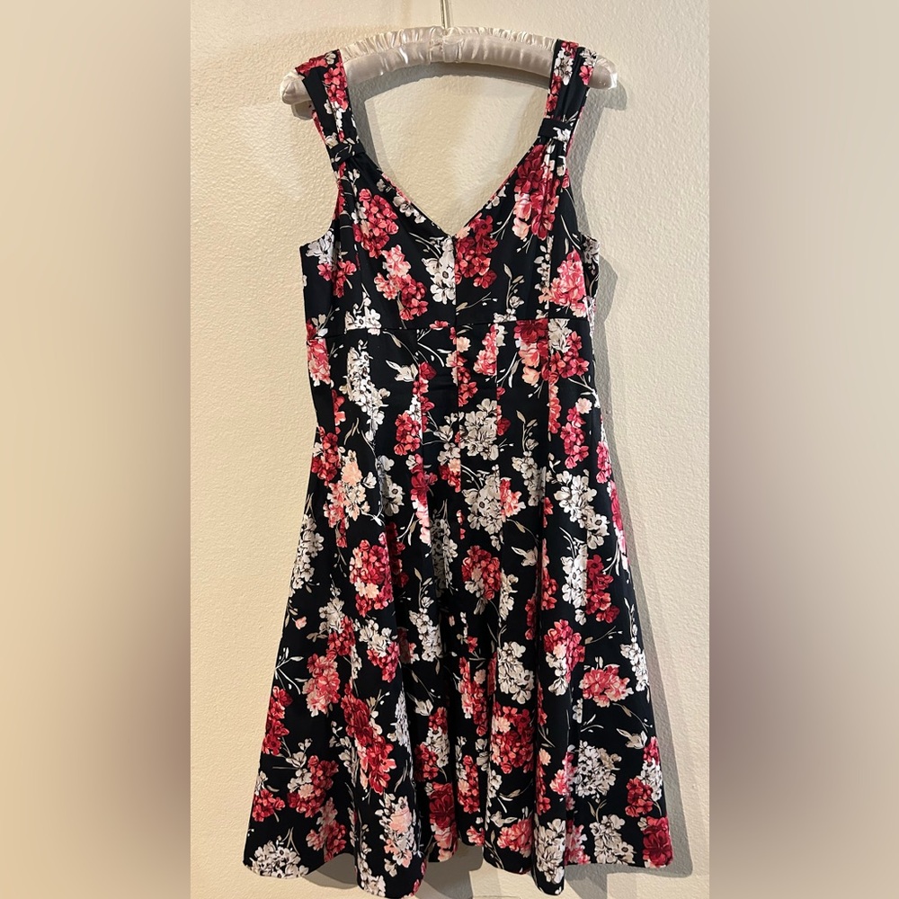 White House Black Market Black Floral Dress - Picture 3 of 6